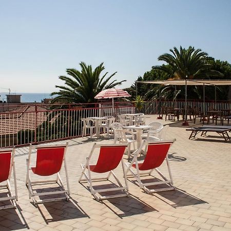 Casa Per Ferie Raggio Di Sole Bed & Breakfast Ceriale Dış mekan fotoğraf